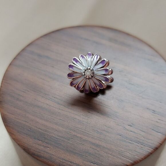 925 Sterling Silver Purple Daisy Flower Charm - Picture 1 of 4
